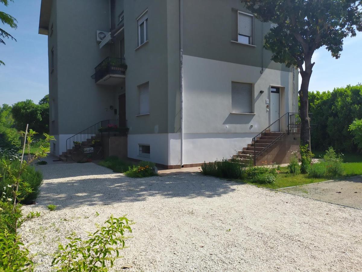 Casa Vacanze I Giardini Di Marzo San Giorgio di Mantova Exterior foto